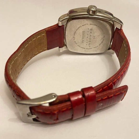 Skagen Womens Chronograph Watch 558SSLP4 Leather Band Rhinestone Trim. - Picture 3 of 10